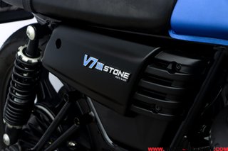Moto Guzzi V7 III Stone Azul ABS
