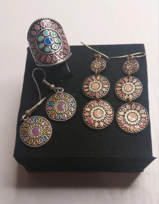Conjunto Anillo y Pendientes Multicolor