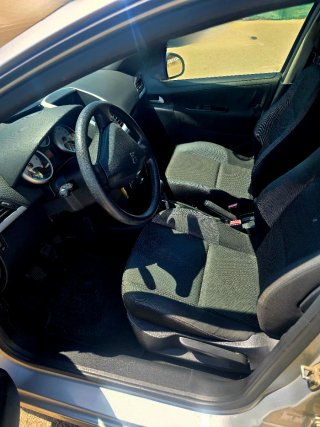peugot 207 2011