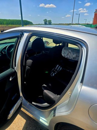 peugot 207 2011