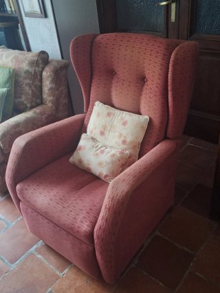Butaca reclinable manual, tapizada en tela
