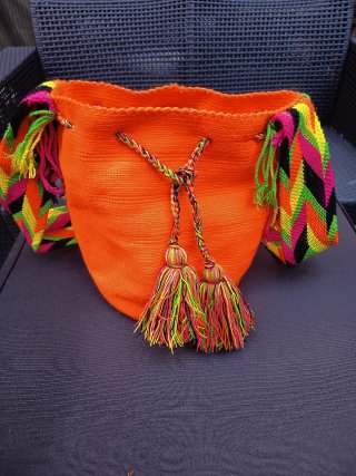 Mochila Wayúu artesanal multicolor