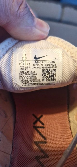 Zapatillas Nike Air 27C Beige y Rosa