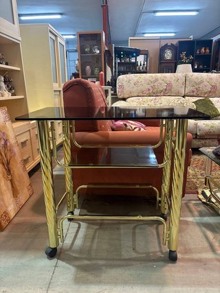 MESA AUXILIAR DORADA