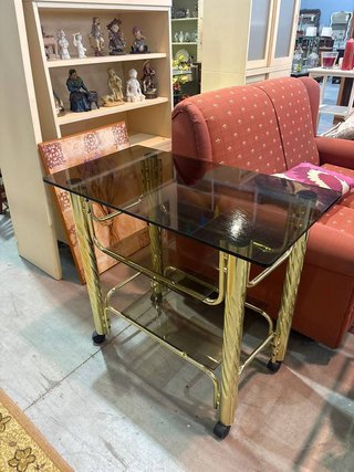MESA AUXILIAR DORADA