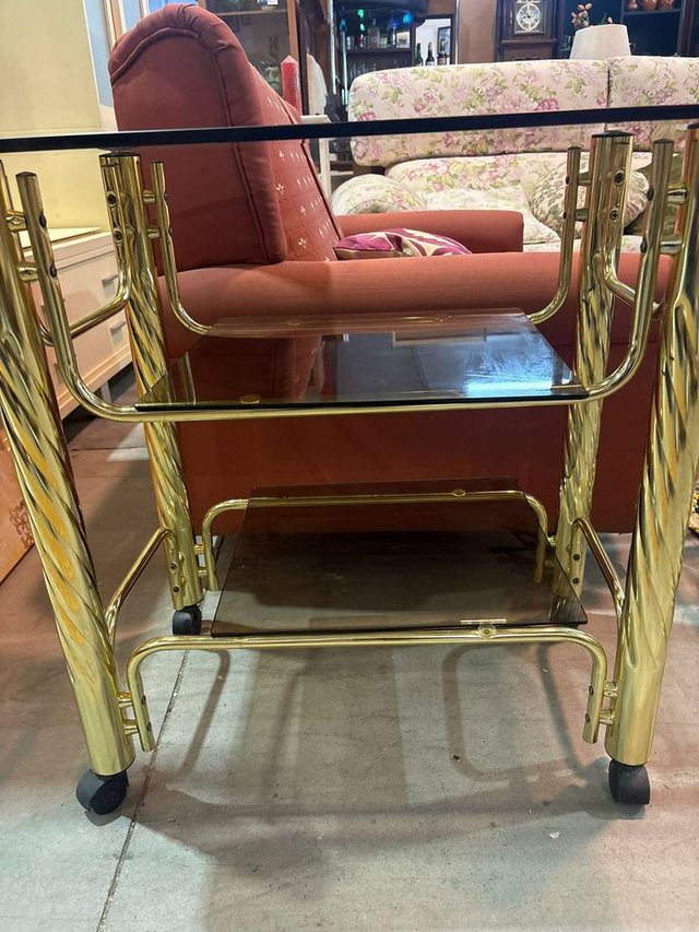 MESA AUXILIAR DORADA