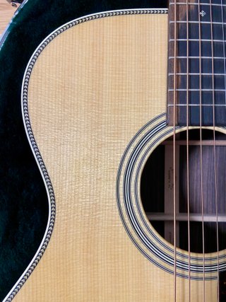 Guitarra Martin OM-28