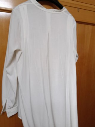 Lote pantalón amarillo y blusa.