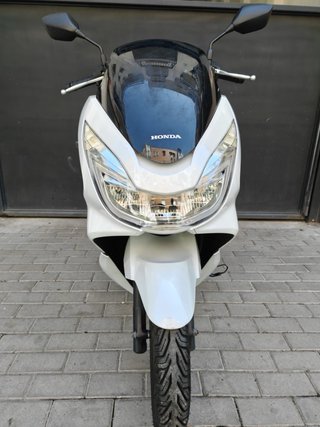 Honda PCX 125 Blanca - Maxi Scooter Automática