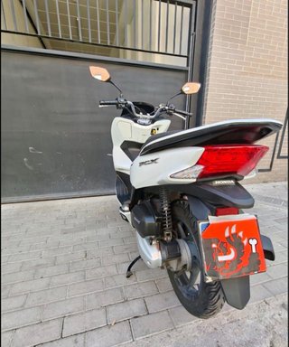 Honda PCX 125 Blanca - Maxi Scooter Automática