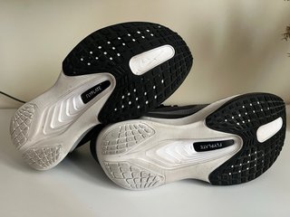 Nike Zoomfly 6 (Negro/Blanco)