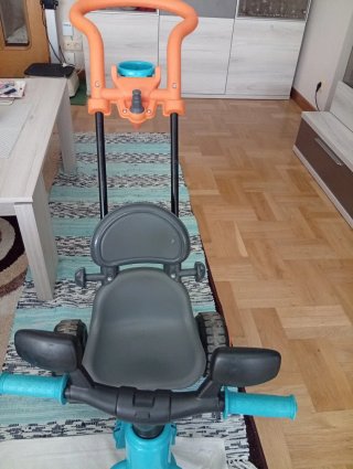 Triciclo infantil azul y naranja