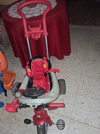 Triciclo infantil con toldo y manillar