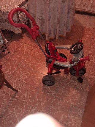 Triciclo infantil con toldo y manillar