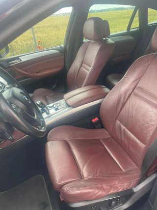 BMW X6 2011.