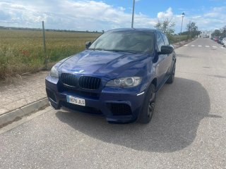 BMW X6 2011.