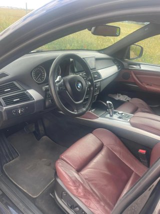 BMW X6 2011.