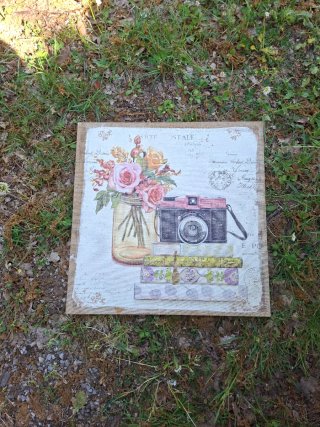 Quadro shabby chic fiori e macchina fotografica