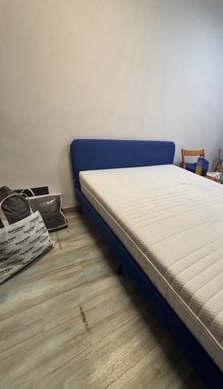Cama 2 plazas Ikea azul mas colchon