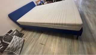 Cama 2 plazas Ikea azul mas colchon