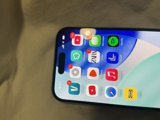 iPhone 15 bianco azzurro