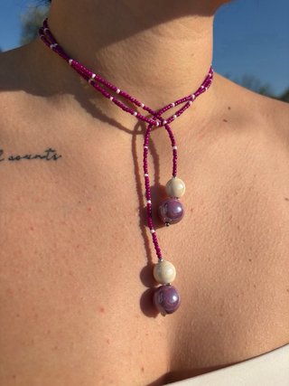 Collana perline viola e bianche