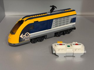LEGO 60197 Tren de Pasajeros x2 unità complete