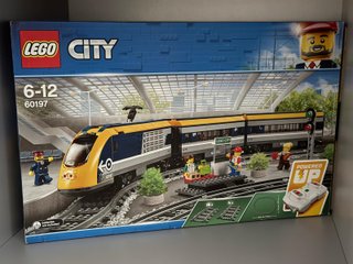LEGO 60197 Tren de Pasajeros x2 unità complete
