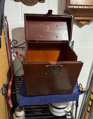 Caja antigua para documentos