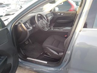 VOLVO XC60 2.0 B4 D Momentum Pro Auto