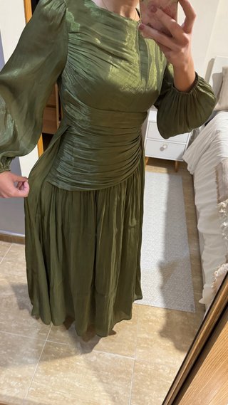 Vestido elegante verde oliva