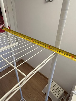 Estanterías metálicas blancas sin usar