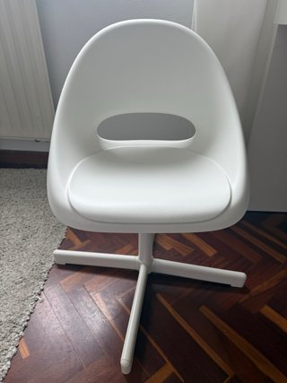 Silla infantil de escritorio blanca