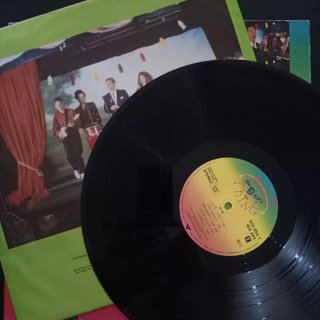 "Cosmic Thing" de The B-52's