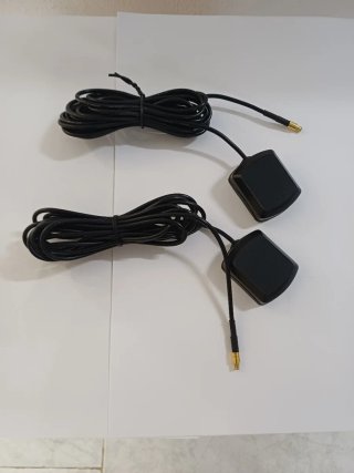 Antena GPS negra con cable