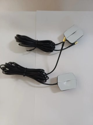 Antena GPS negra con cable
