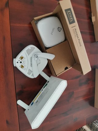 Pack Router y 2 APs WiFi6 Zyxel