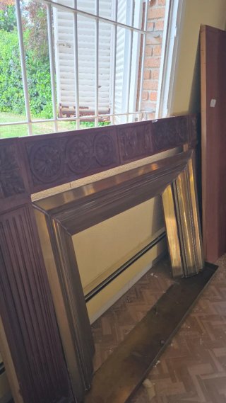 Frontal de chimenea de madera y latón 169x115