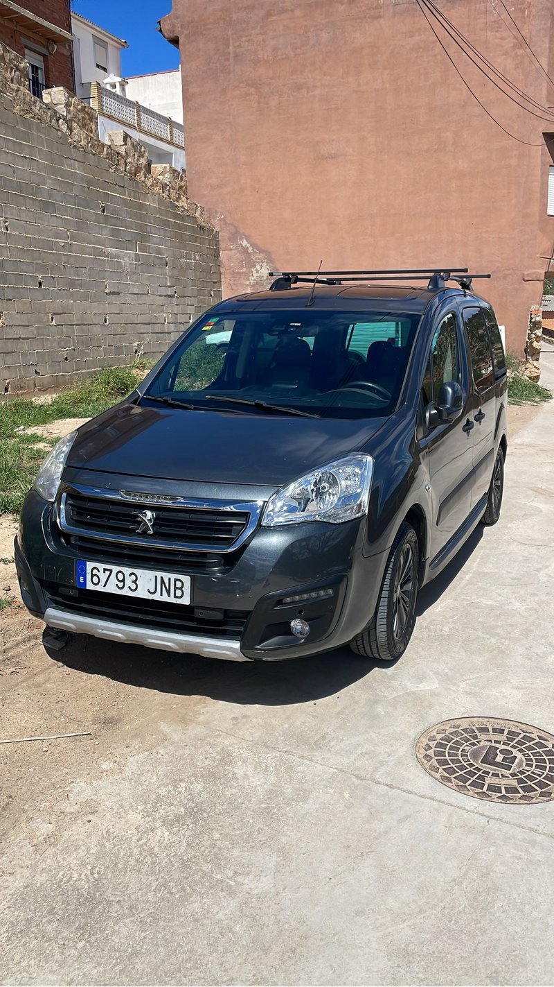 Peugeot Partner 2016 120cv - foto 1