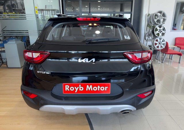Kia Stonic 1.0 T-GDi 100cv MHEV iMT Concept