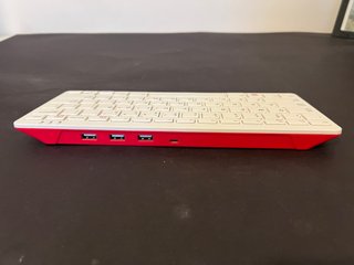 Teclado Raspberry Pi Blanco y Rojo