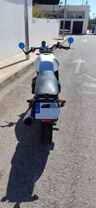 BMW K75 Cafe Racer Plata y Negra