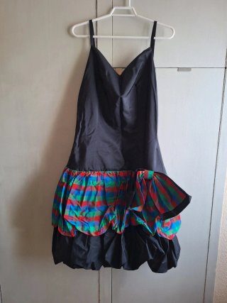 Vestido negro corto con chaqueta