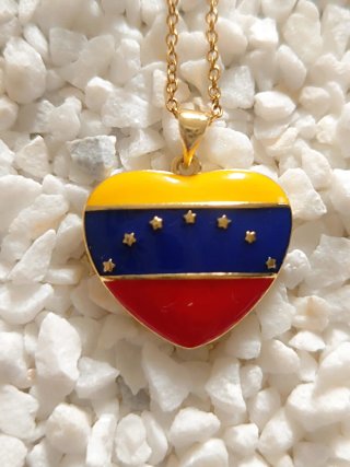 Collar Acero Inoxidable Flor Venezuela Dorado Rojo