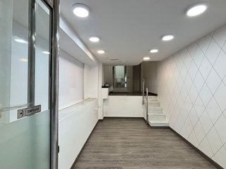 Local comercial en alquiler en Ensanche - Sar en Santiago de Compostela