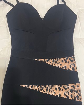 Vestido Guess Marciano Negro Animal Print