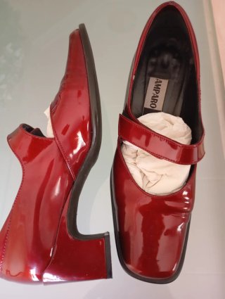 Zapatos charol rojo burdeos Amparo burdeos