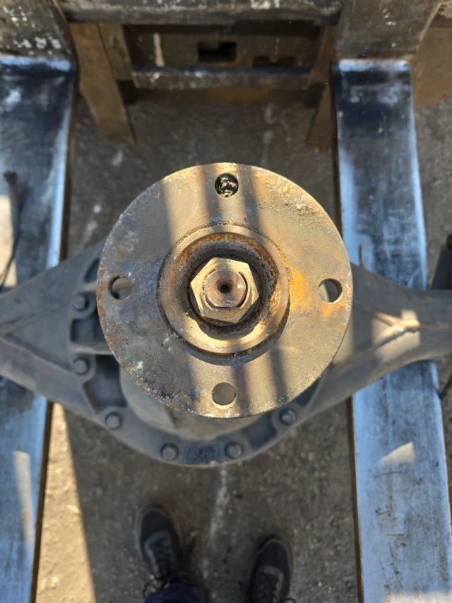 Puente trasero Nissan Cabstar ZD30