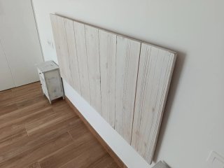 Conjunto cabecero madera y mesitas de noche