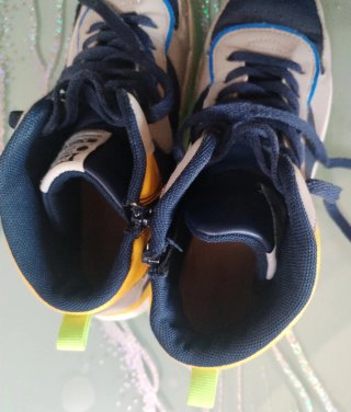 Scarpe bambino alte blu, gialle e grigie